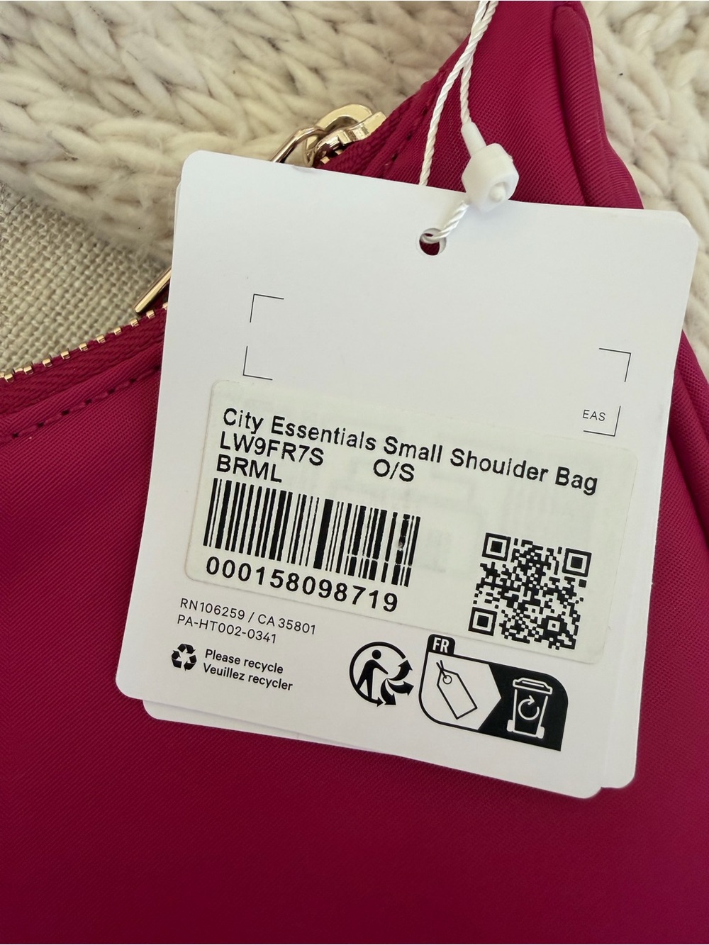 Lululemon city essentials, small shoulder bag. - Picture 6 of 7